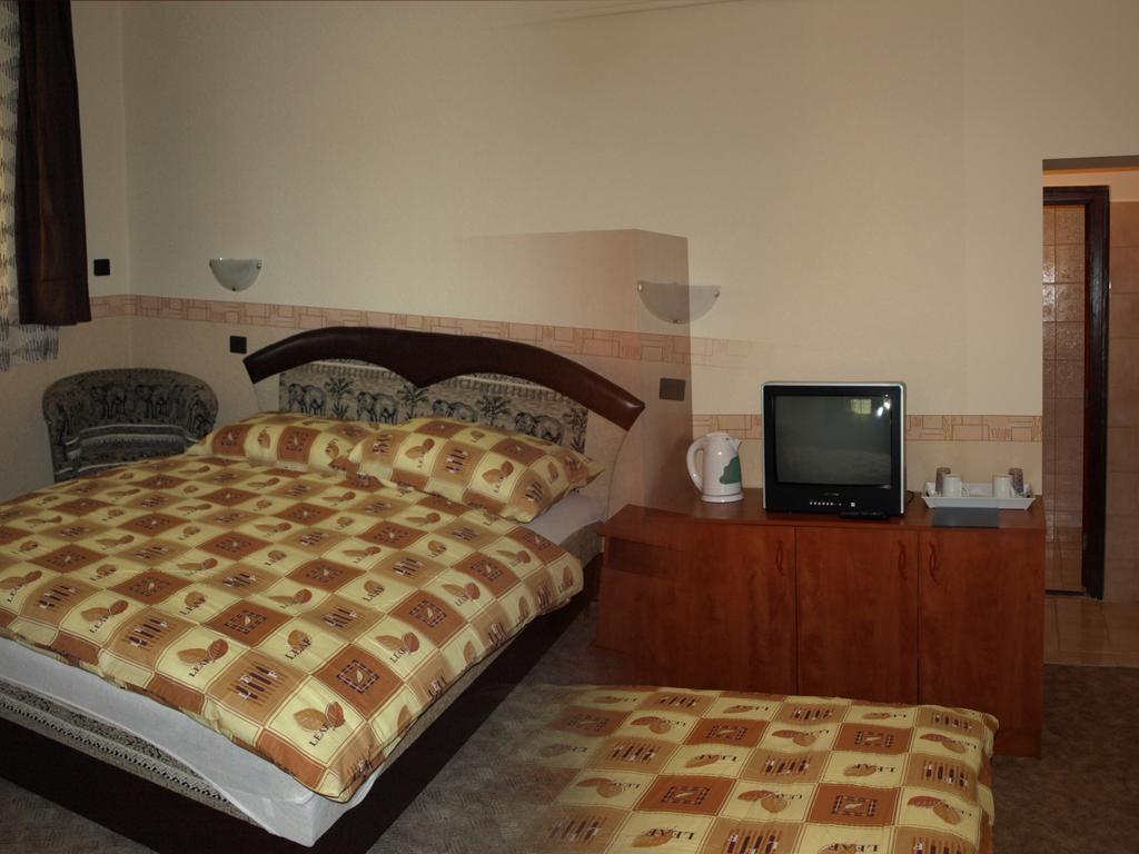 Fonix Panzio Pápa Room photo